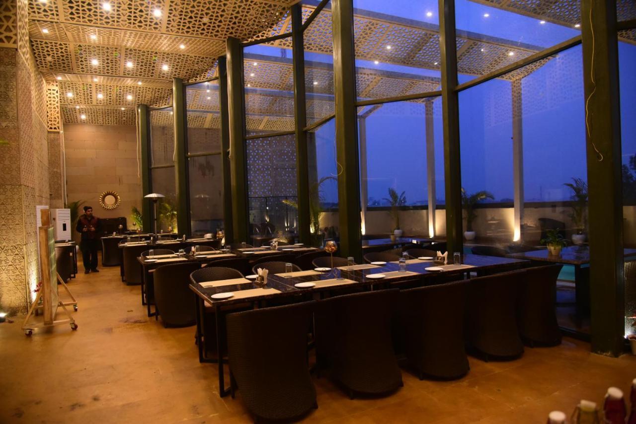 Ramaya Hotel Rohtak Buitenkant foto