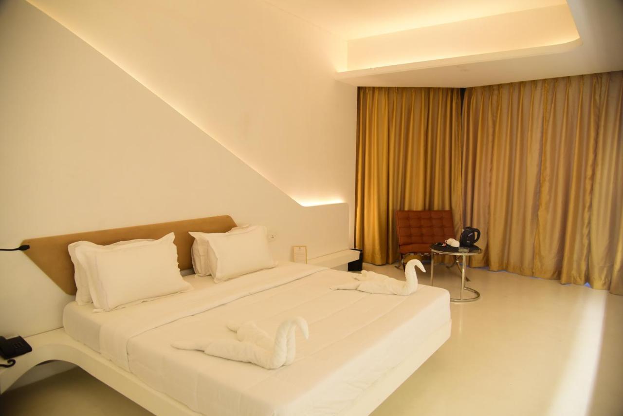 Ramaya Hotel Rohtak Buitenkant foto