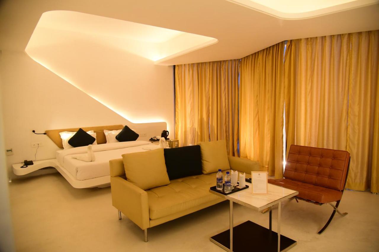 Ramaya Hotel Rohtak Buitenkant foto