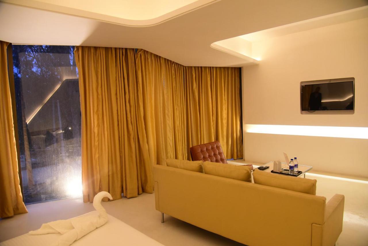 Ramaya Hotel Rohtak Buitenkant foto